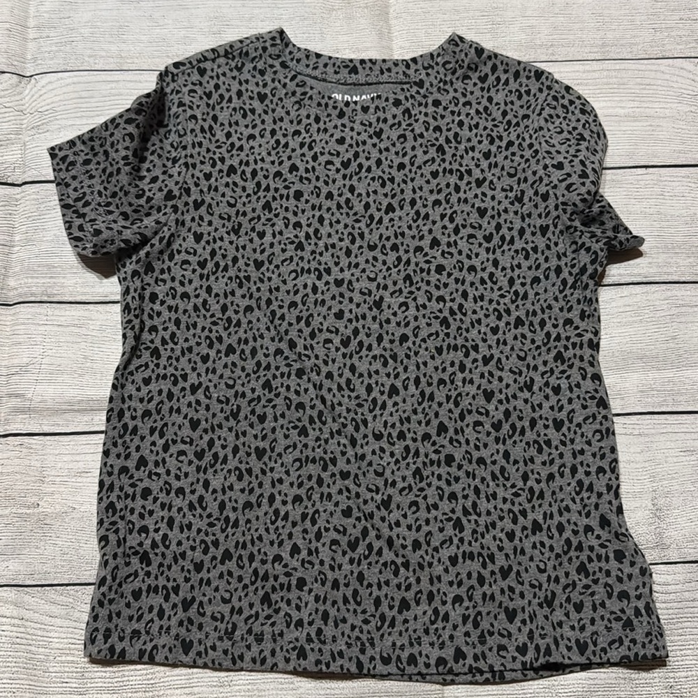 Old Navy Gray Leopard Print Short Sleeve Shirt size 5T